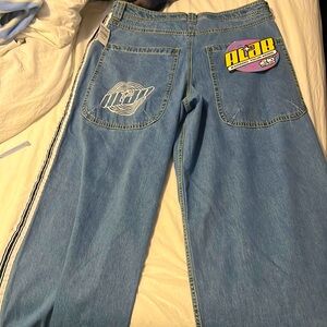 Baggy pants theres nothing wrong just thought I’d sell it